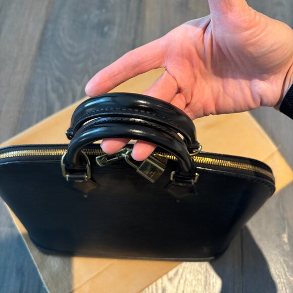 Louis Vuitton Alma PM - Picture 7 of 16